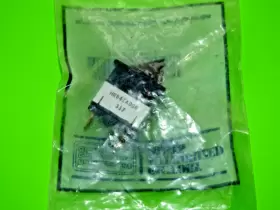 G32-069 CARRIER Funace Door Safety Switch #3
