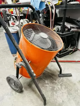 653673 GLOBAL INDUSTRIAL Electric Salamander Heater Phase